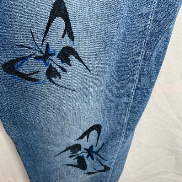 American Eagle stretch mom jeans butterfly stencil jeans size 0 - Picture 6 of 12
